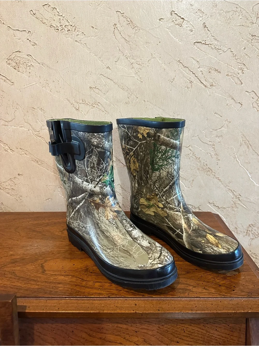 Magellan Outdoors Youth Camo RealTree Rain Boots with Buckle Size Youth 6